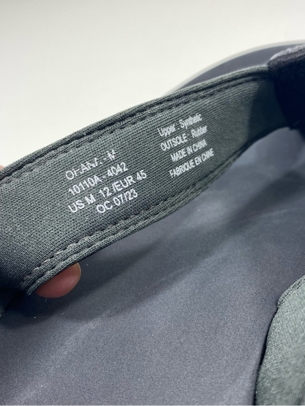 OluKai Ohana Classic Black Gray Beach Sandals Sporty Casual Flip Flops Thongs 12 - Picture 5 of 11